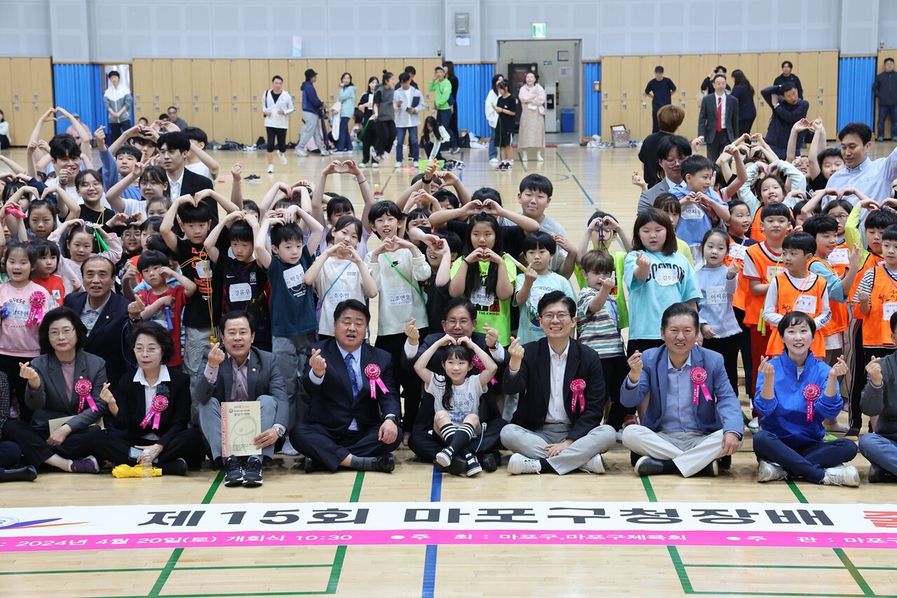 박강수 마포구청장, 줄 하나에 열정 가득...줄넘기 대회 참석